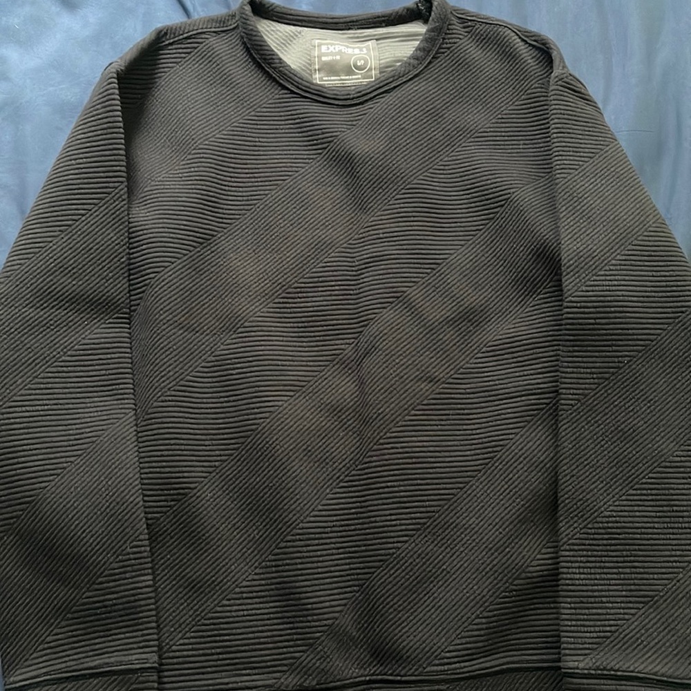 Small black express sweater